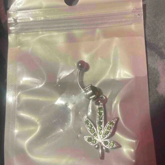 420 Weed Leaf Dangling Bellybutton Ring Jewelry (OS) - Picture 5 of 5